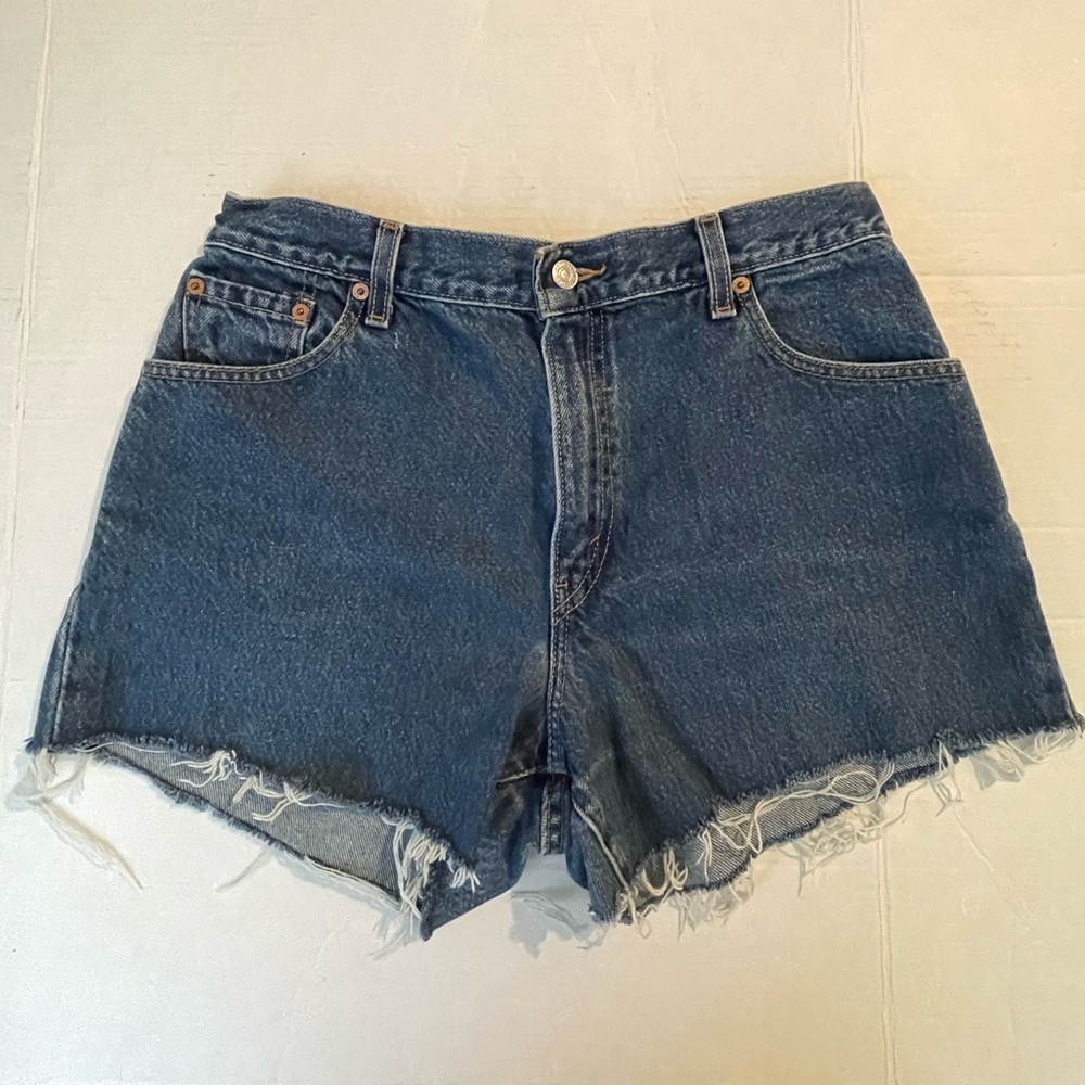 Classic relaxed fit Levi’s 550 cutoff Jean shorts Sz 12 Mis